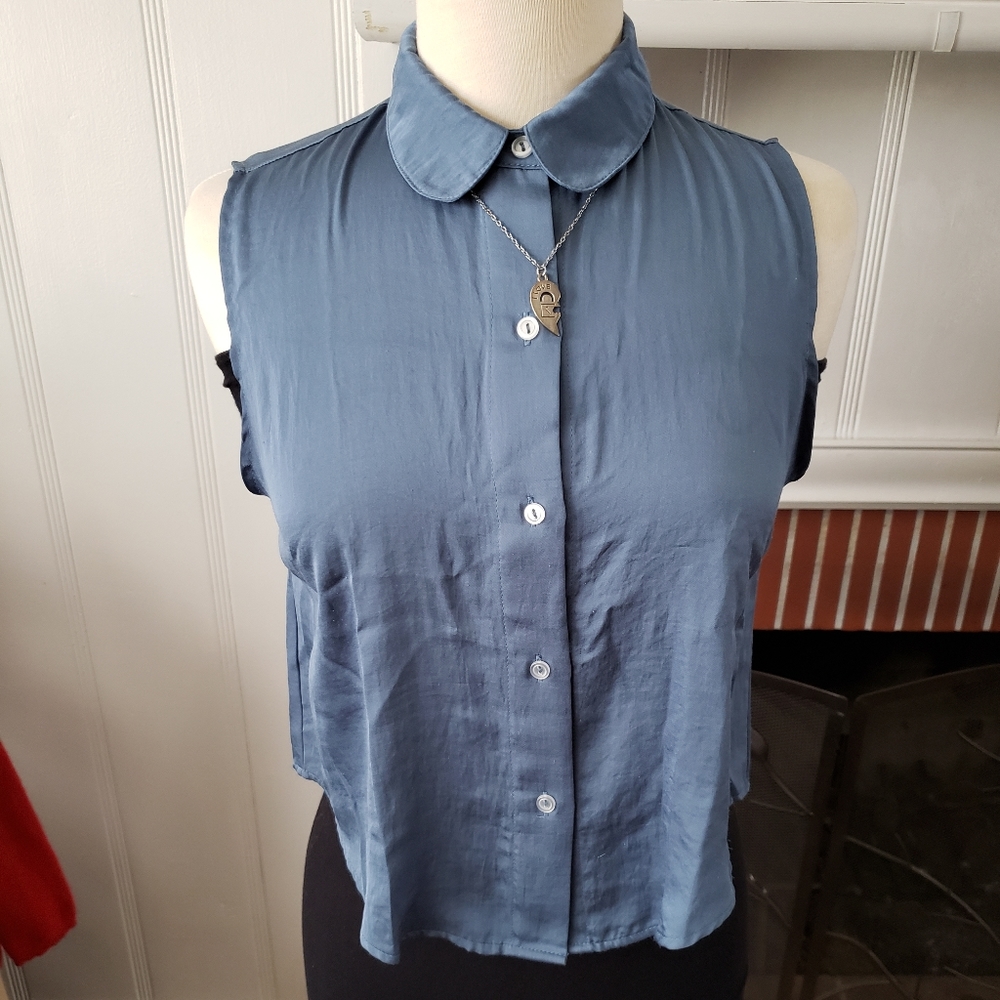 Sleeveless Button Up Crop Tank